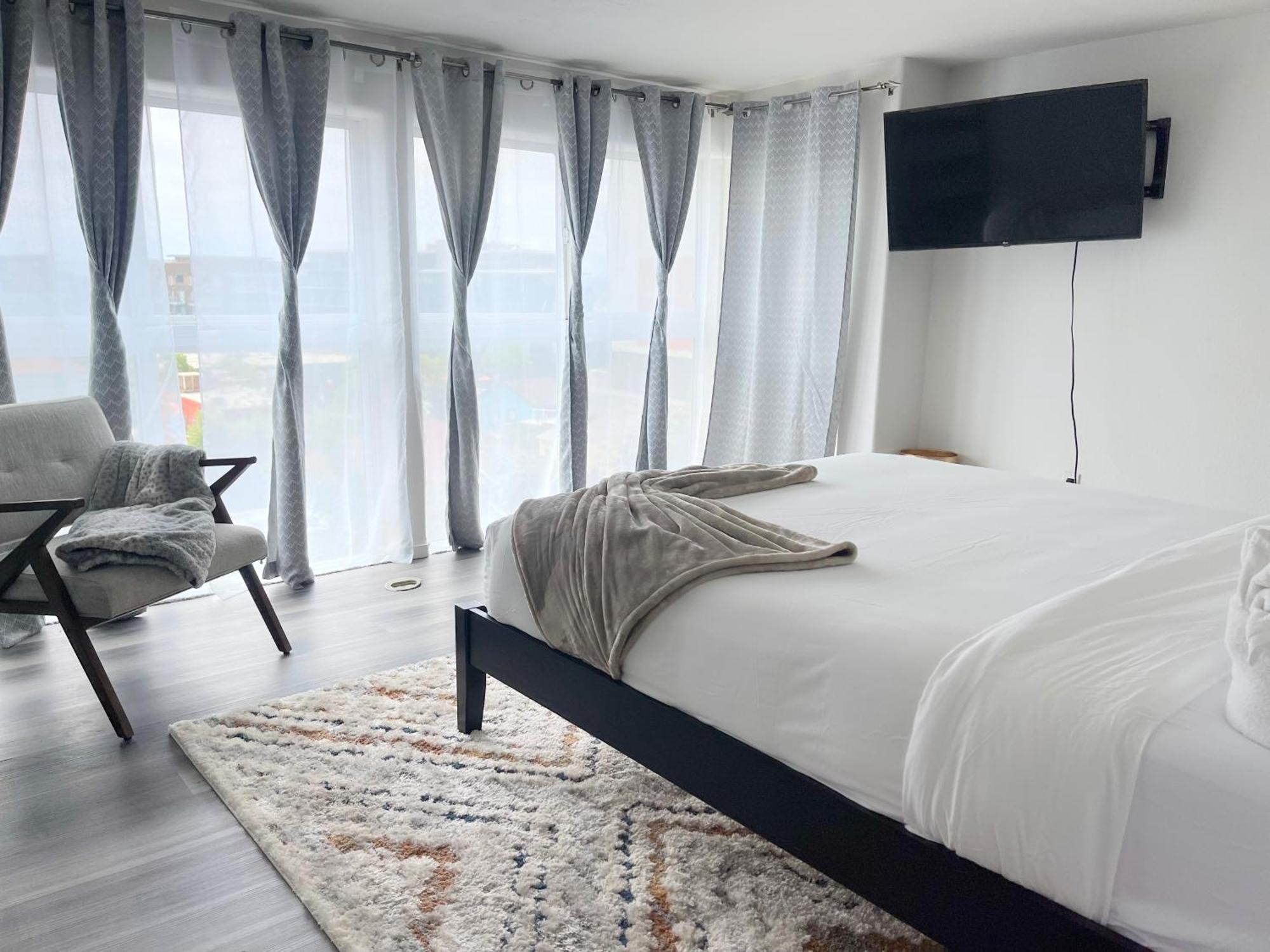 Little Italy Modern Lofts Aparthotel 3*