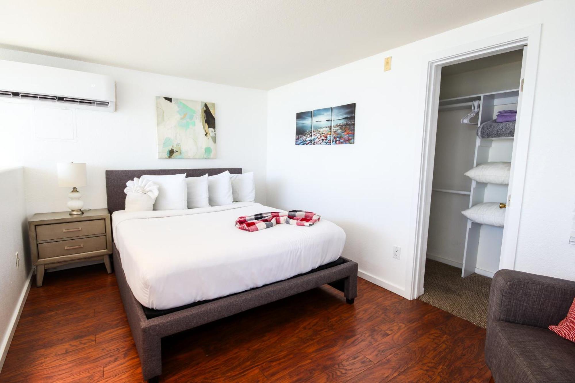 Apartahotel Little Italy Modern Lofts 3*