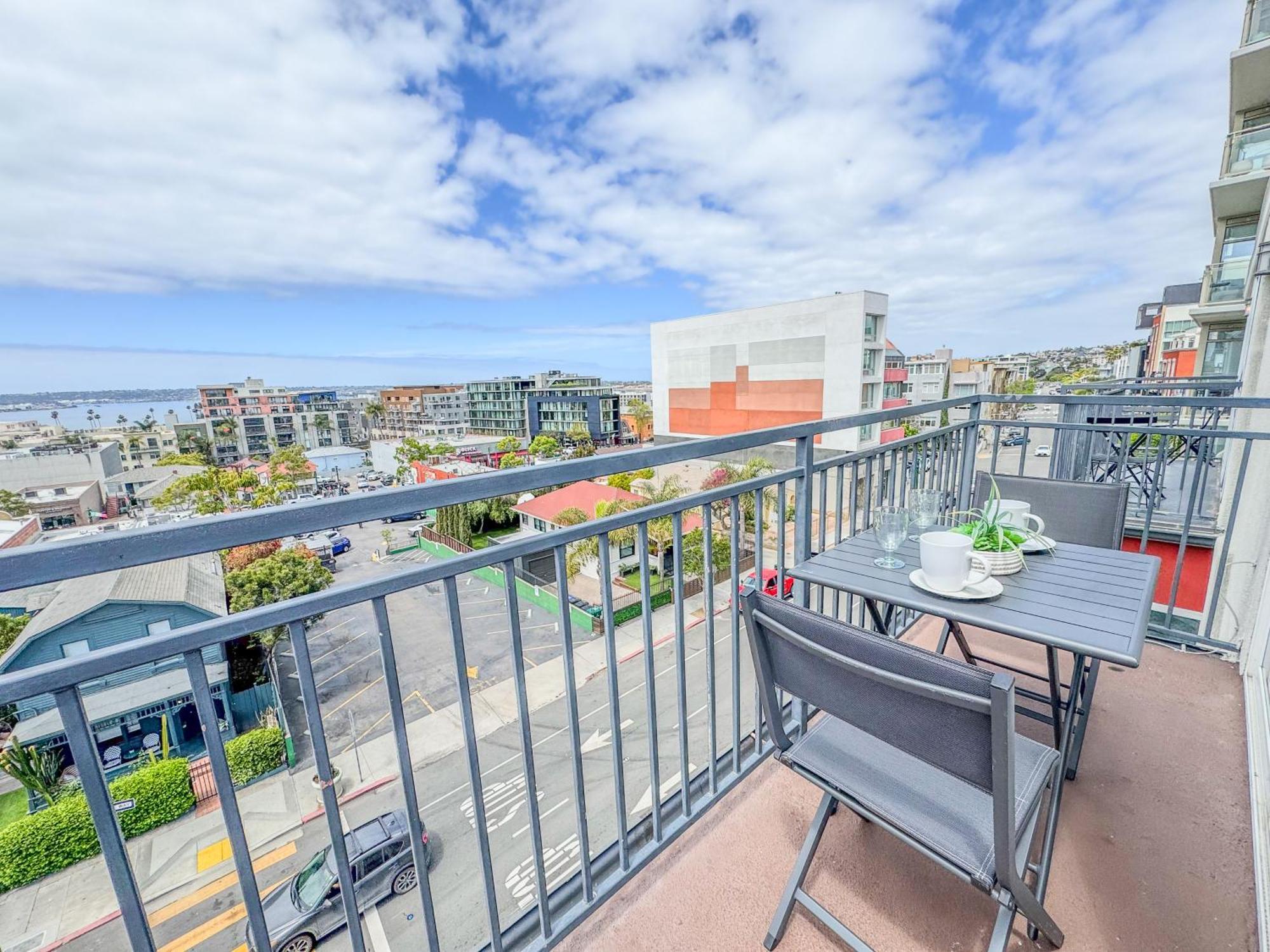 Apartahotel Little Italy Modern Lofts